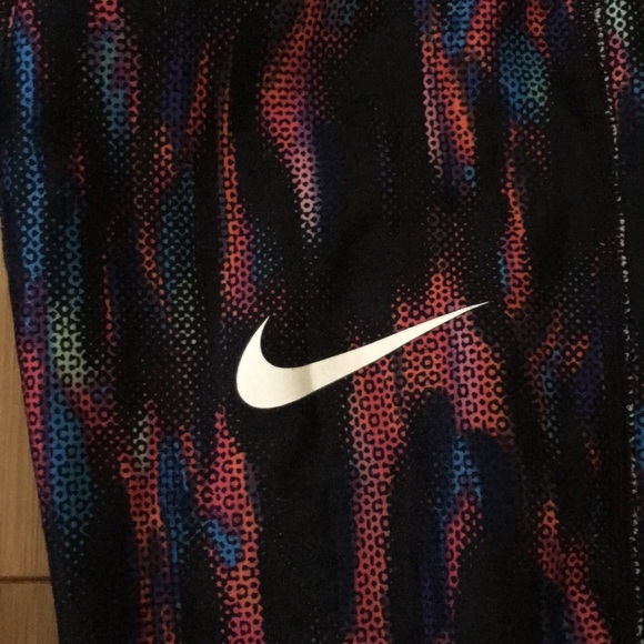 Girls Nike Leggings - Picture 2 of 4